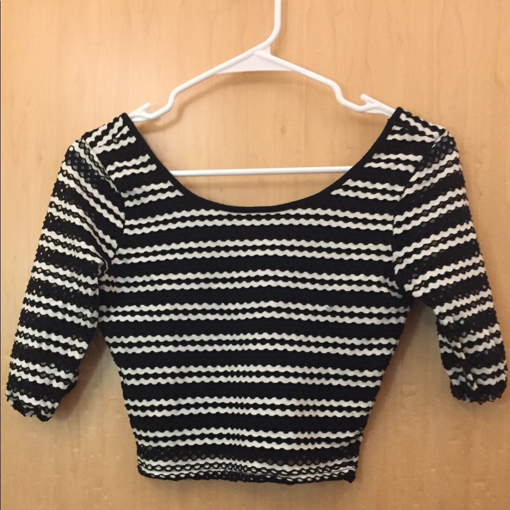 Long sleeve crop top